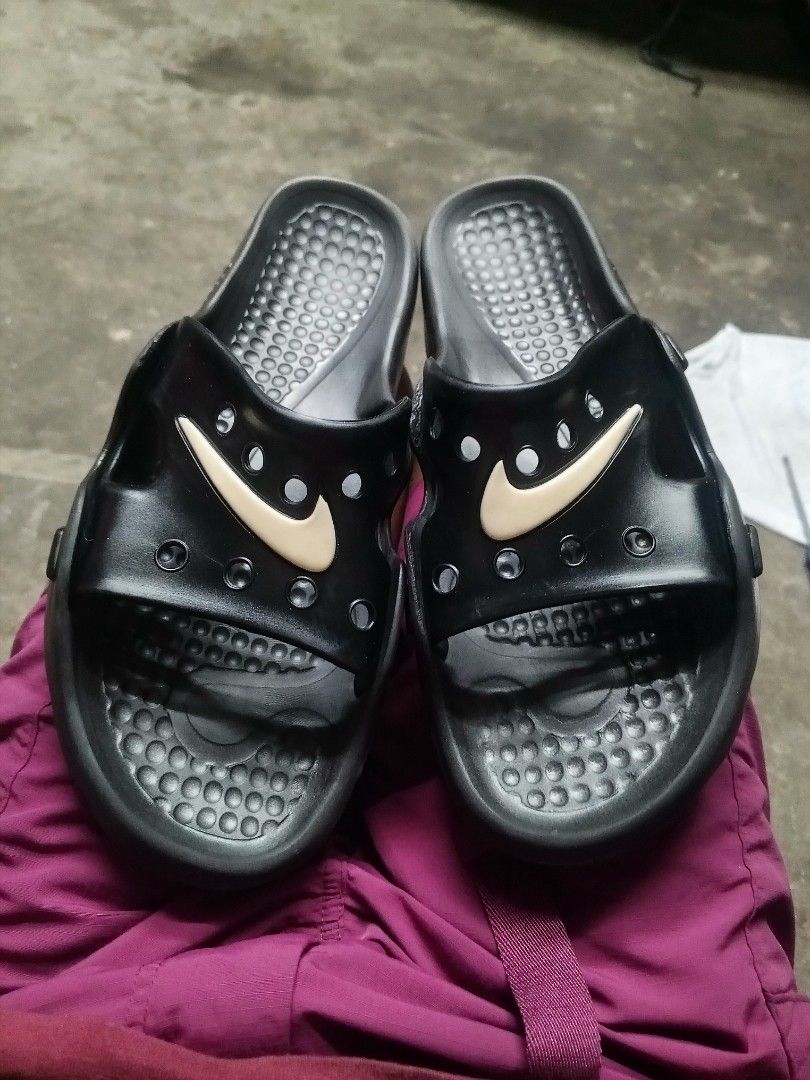 Vintage Nike geta (Category: Slippers & Slides) located in Manila. Submitted by roblesniks33584 (Listing ID 1465063514, Image 1). Description: vintage Nike geta slides.