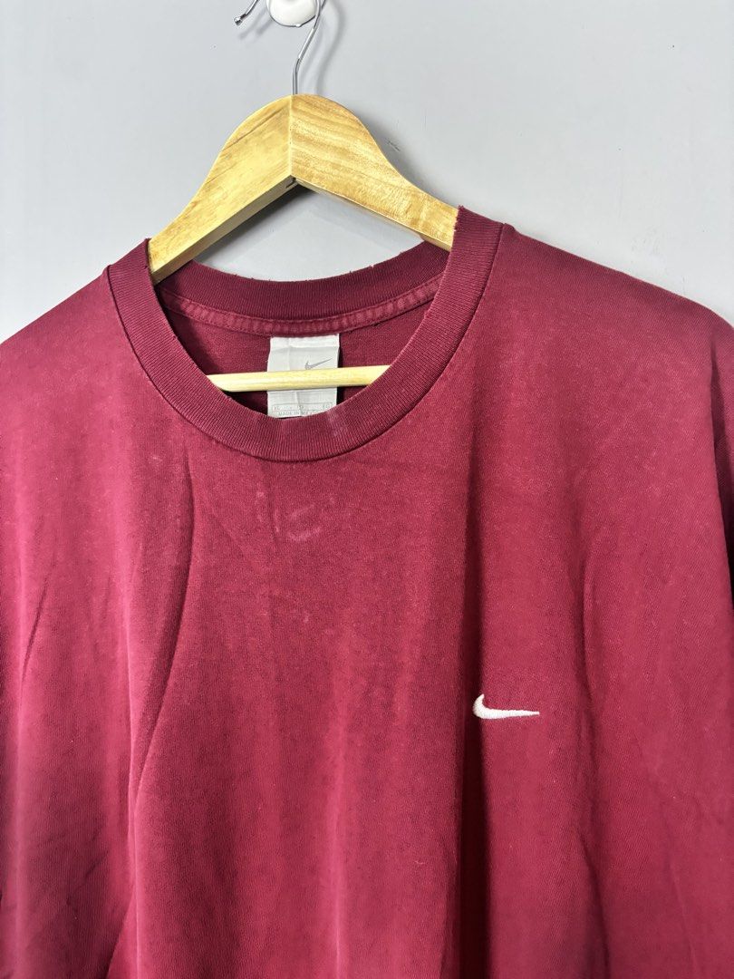 Vintage Nike Maroon T-Shirt Size XL (Category: Tshirts & Polo Shirts ) located in Mabalacat. Submitted by doughnutthrift (Listing ID 1465087708, Image 3). Description: VINTAGE Y2k NIKE SHIRT Excellent condition W- 25” L- 29” No issues .