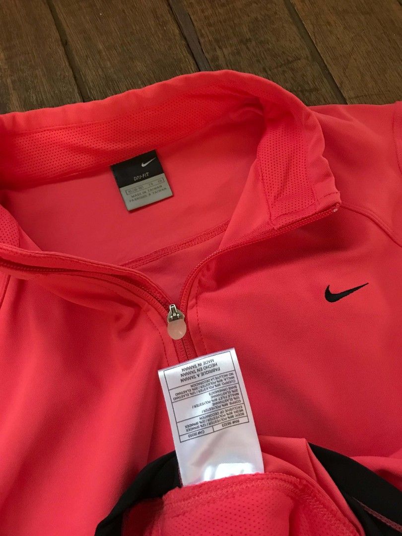 Vintage Nike Track Jacket 💥 (Category: Coats, Jackets and Outerwear) located in Batangas. Submitted by adoboqt (Listing ID 1465073329, Image 2). Description: .