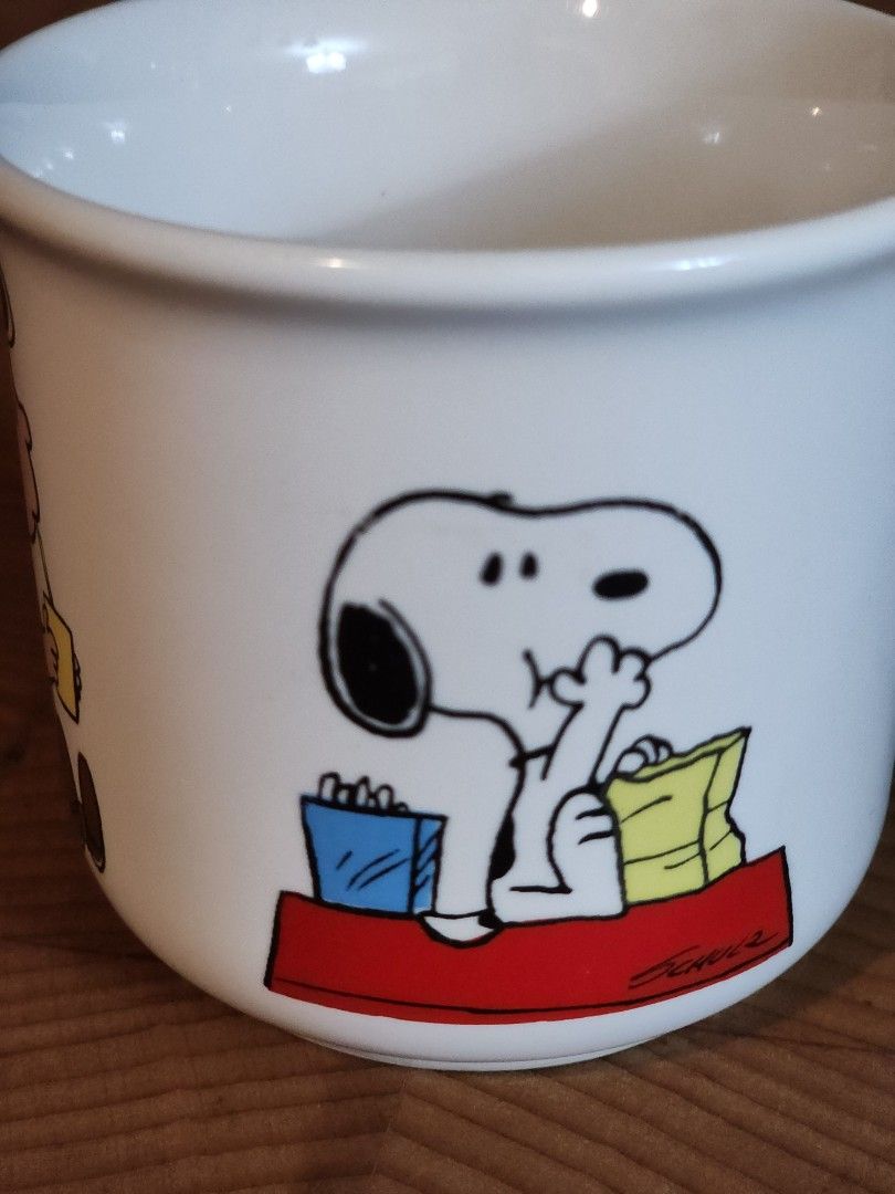 Vintage Peanuts Snoopy Ceramic Cup (Category: Vintage Collectibles) located in Binan City. Submitted by dottienook (Listing ID 1465132435, Image 2). Description: Vintage Peanuts Snoopy Ceramic Cup sf shouldered by the buyer. dm for more details. tysm! :).