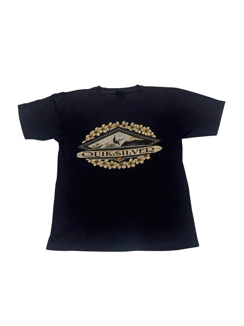 Vintage quicksilver graphic tee (Category: Tshirts & Polo Shirts ) located in Las Pinas. Submitted by 5.1.5kurono (Listing ID 1465149017, Image 1). Description: Available ✅ Vintage Quicksilver Tee ₱800 • width: 20 • length: 26 Issue: • crack print • loose stitch 📍 las piñas, ph • j&t / lalamove 📦 • sf shouldered by buyer • gcash only 💸 (payment first) color may vary due to lighting all items are thrifted please manage your expectations.