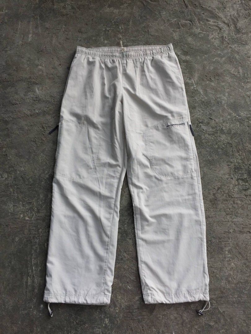 Vintage Reebok Trackpants (Category: Joggers) located in Calamba. Submitted by mysticcat-5ccee5 (Listing ID 1465056772, Image 1). Description: 📌Vintage Reebok Trackpants Fit to large or xl Excellent Condition 9/10 Cr No Issue 💸799 Free Shipping.