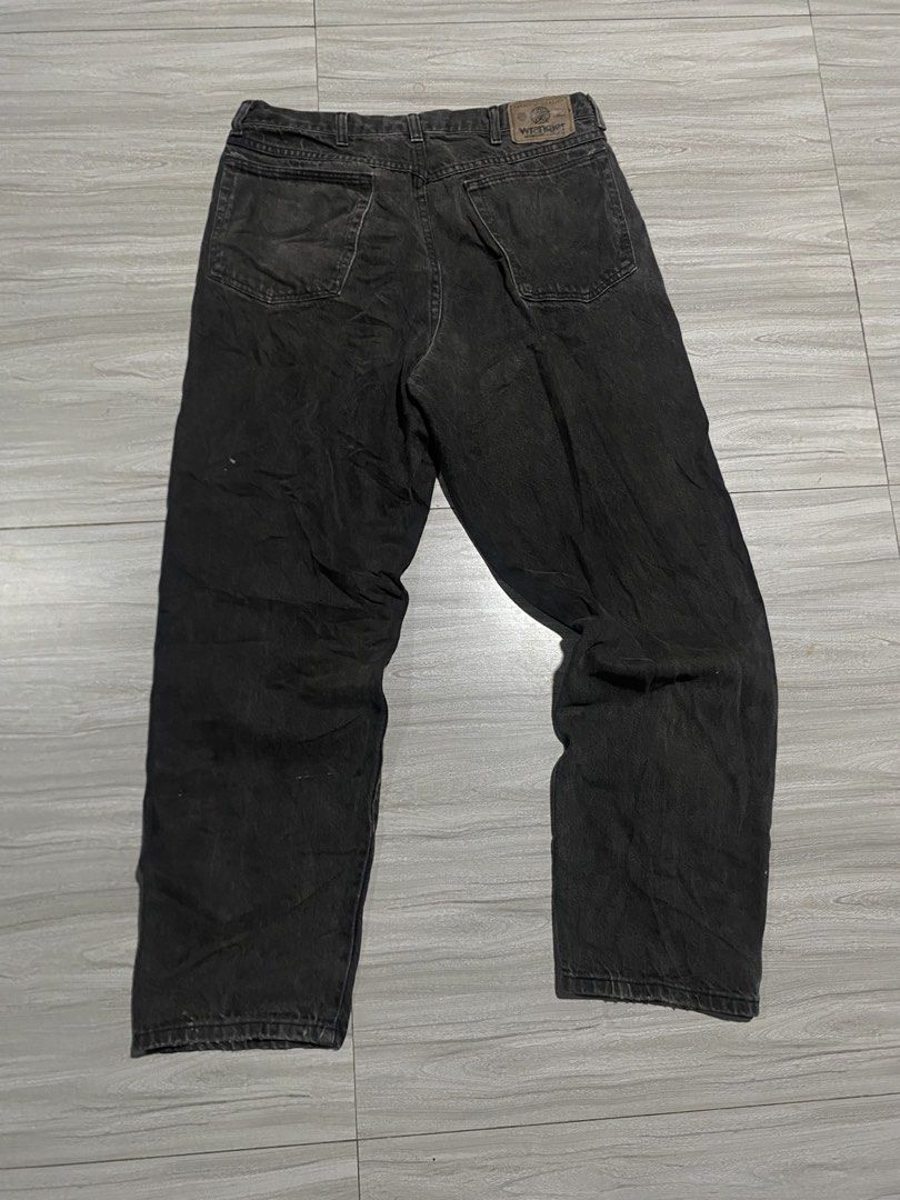 Vintage wrangler stone washed denim pants (Category: Jeans) located in Bacolod City. Submitted by bnta_bounce (Listing ID 1465060401, Image 3). Description: Flaws: none / needs wash Length 41 Waist 34 Leg open 9.