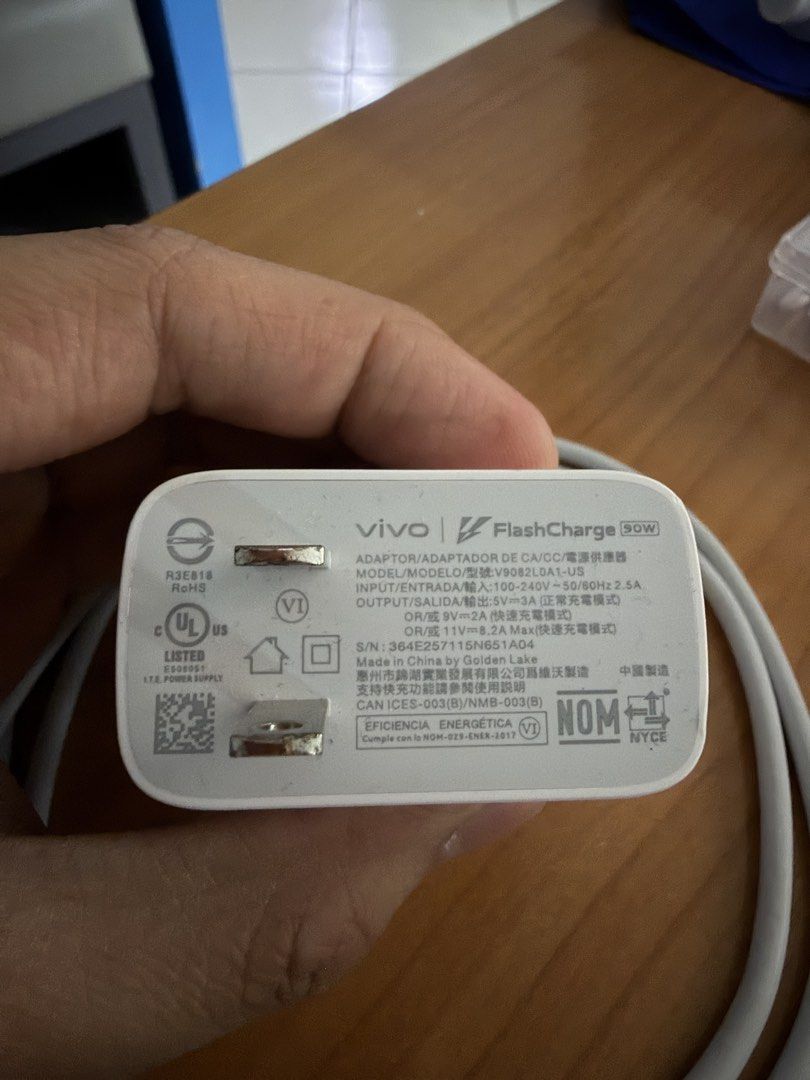 Vivo Flashcharge 90w (Category: Chargers & Cables) located in Davao. Submitted by pandapandita (Listing ID 1464990843, Image 2). Description: .