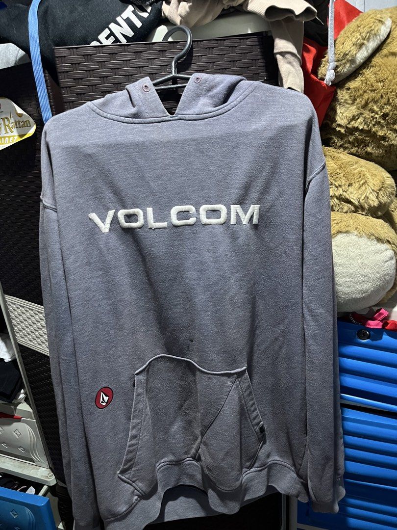 Volcom Hoodie (Category: Hoodies) located in Manila. Submitted by naturalbuyer (Listing ID 1465079195, Image 1). Description: .