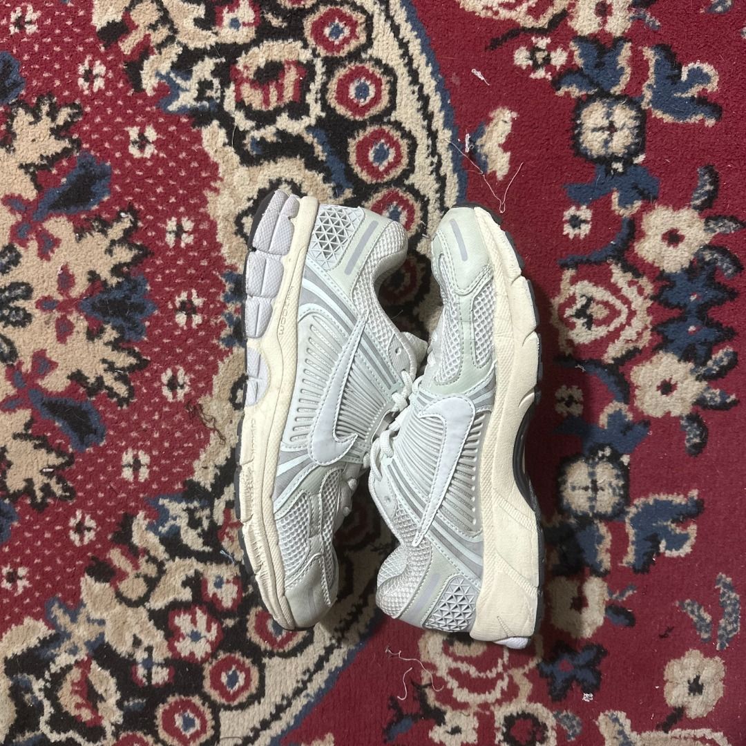 Vomero 5 (Category: Sneakers) located in Caloocan City. Submitted by pulito.streetwear (Listing ID 1465113068, Image 1). Description: Nike Vomero 5 size 7.5/25.5 cm excellent condition .