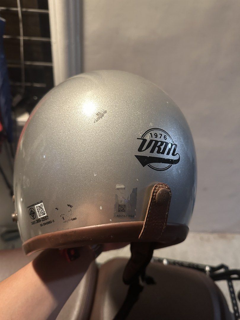 VRM Vintage helmet - Large (Category: Helmets and other Riding Gears) located in Antipolo. Submitted by mrchowjeong (Listing ID 1465036247, Image 2). Description: Well used 1500 nalang filinvest marcos highway antipolo Large.