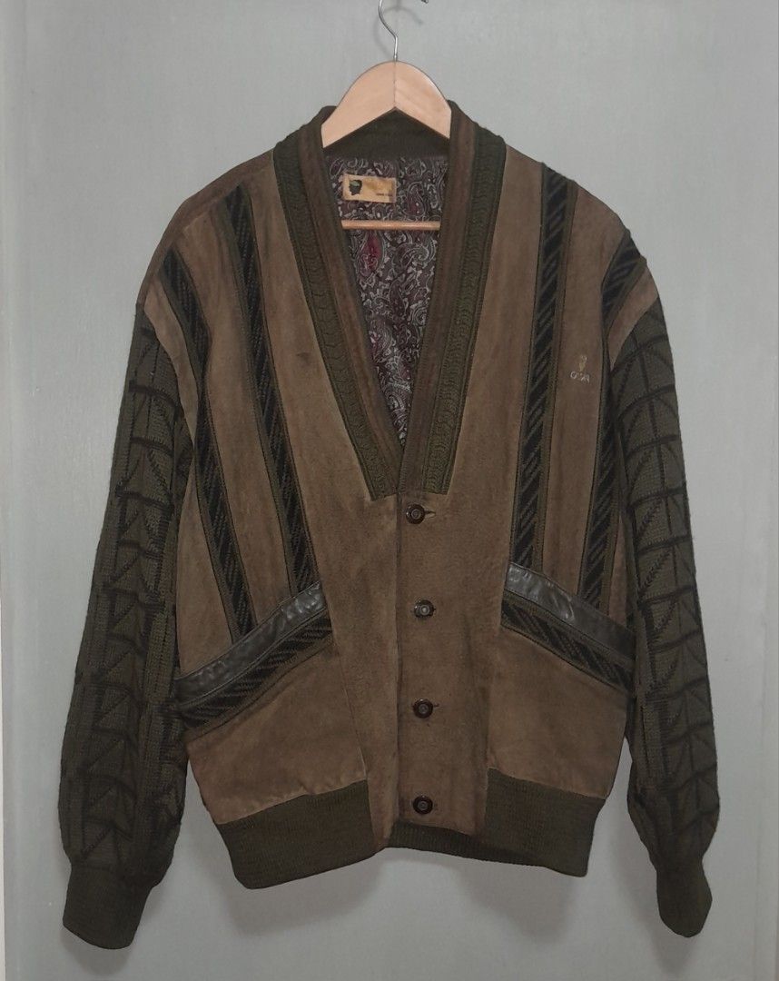 VTG CAESAR (Category: Luxury Apparel) located in Alburquerque. Submitted by zkethrifter (Listing ID 1464980662, Image 1). Description: ACTUAL DIMES 24W X 26L WITH ISSUE SEE PHOTOS DM!.
