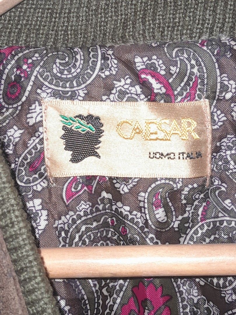 VTG CAESAR (Category: Luxury Apparel) located in Alburquerque. Submitted by zkethrifter (Listing ID 1464980662, Image 2). Description: ACTUAL DIMES 24W X 26L WITH ISSUE SEE PHOTOS DM!.