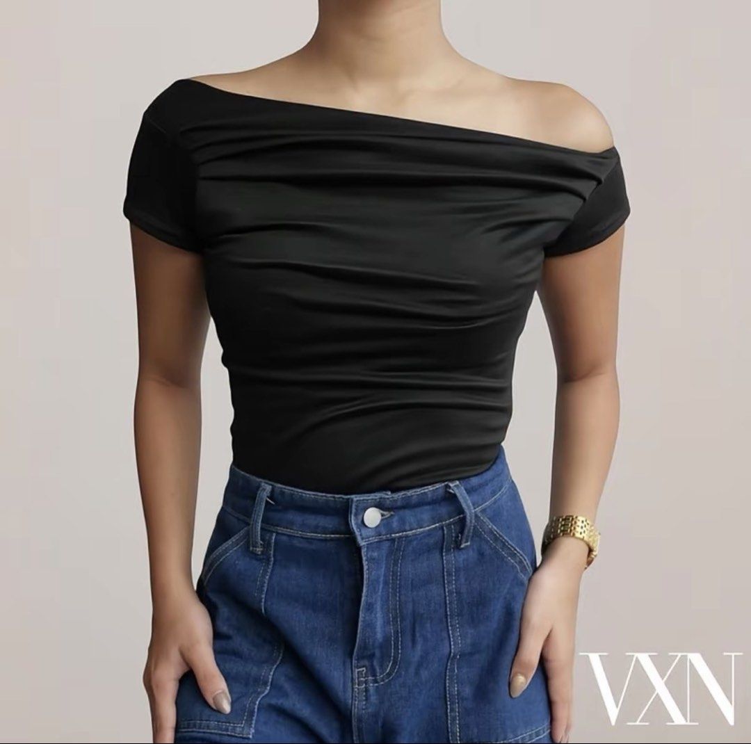 VXN AMIRA Asymmetric Quadra Lining Cotton Full Length Top Basic (Category: Blouses) located in Manila. Submitted by margascloset_ (Listing ID 1465072922, Image 1). Description: - Size: Large (can fit medium-large) - Condition: only used it once, didn’t like the fit on me RFS: Decluttering / no longer used MOD: J&t, LBC, Lalamove, Grab MOP: Gcash / Gotyme.