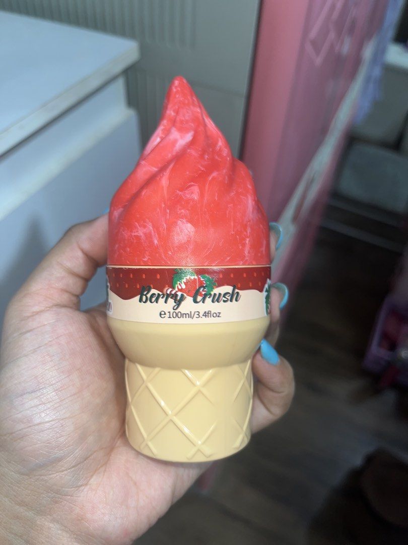 VY ‘Berry Crush’ 100ml Perfume Spray (Category: Fragrance & Deodorants) located in Manila. Submitted by cosmiclatte4girls (Listing ID 1465103993, Image 2). Description: PRICE: 100 pesos Condition: like new (fsm) MOP: BPI/Gcash/Gotyme/Maribank/Bank Transfer ❌ NO COD MOD: Lalamove or J&T 🌸 For proof of transactions & feedbacks, you can visit my Instagram @cosmiclatte4girls and view IG highlights, or you can stalk my profile here sa carousell. 💬 H
