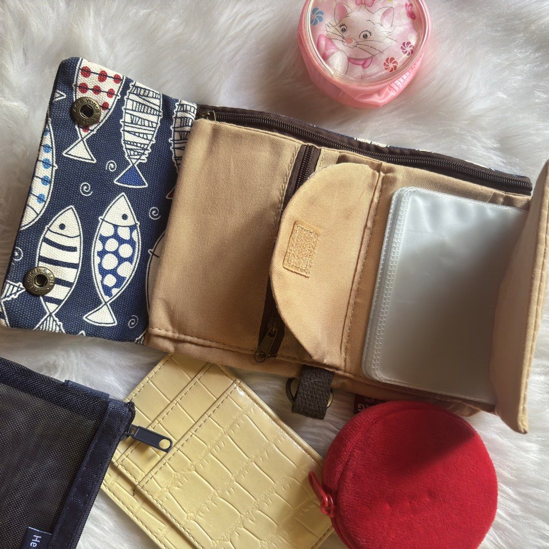 Wallet/Purse Bundle (Category: Wallets & Card holders) located in Lubao. Submitted by saicells (Listing ID 1465005148, Image 2). Description: .