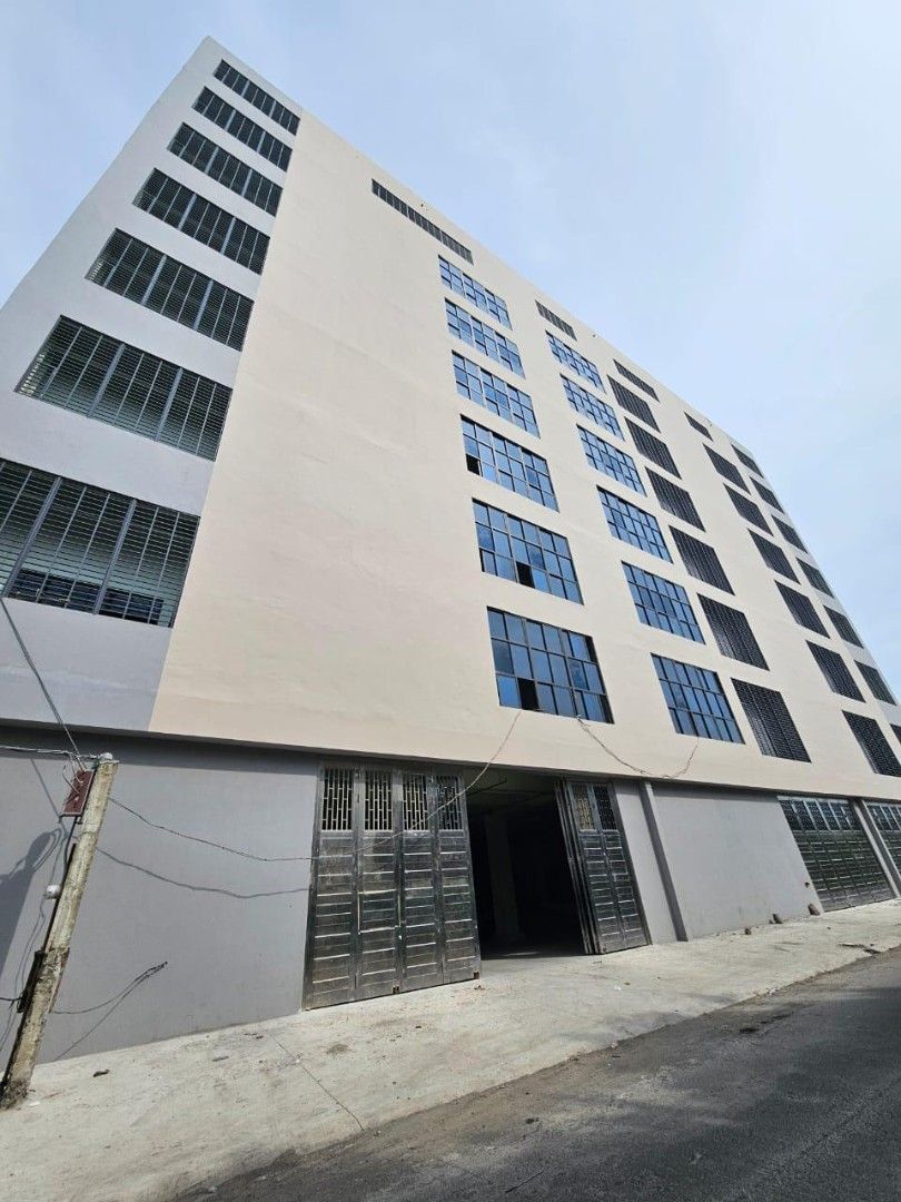 Warehouse for Lease (Category: Construction & Building Materials) located in Paranaque City. Submitted by justinyaptangco (Listing ID 1464969908, Image 2). Description: Storage spaces for lease Location: San Dionisio, Paranaque 8 Floors Can lease per floor or per unit (2,300sqm per floor) Each unit has own bathroom Units range from 200-500sqm Floor height - 4.8m 5 elevators (4 service, 1 passenger) Passable to trucks Guards on duty 24/7 CCTV in c