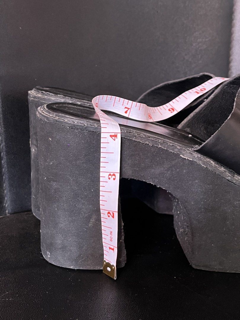 Wedge heels (Category: Heels) located in Urdaneta. Submitted by dianaj.763 (Listing ID 1465029405, Image 2). Description: .