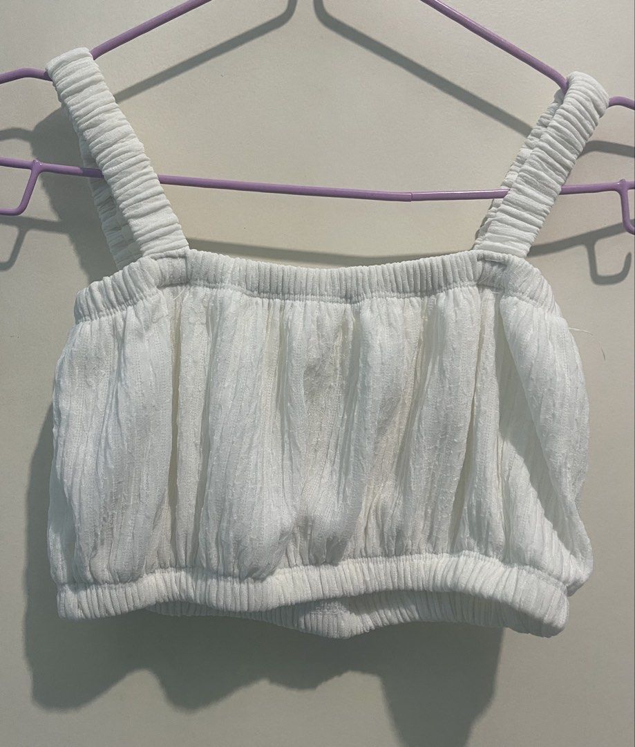 WHITE BEACH SET SKIRT AND TOP (Category: Sets or Coordinates) located in Paranaque City. Submitted by 8thvesture (Listing ID 1465051572, Image 3). Description: .