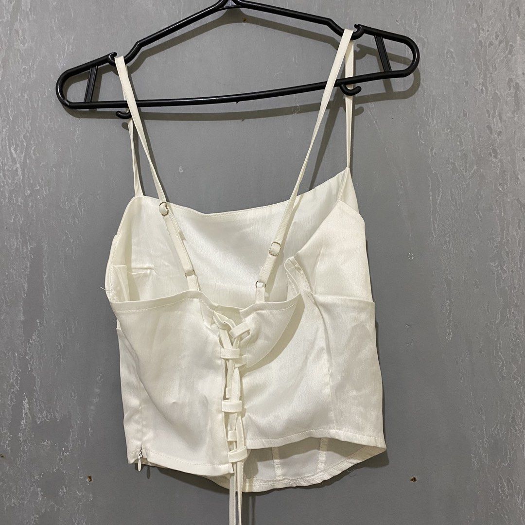 White Silk Corset Top (Category: Sleeveless) located in Quezon City. Submitted by lovelylittlepreloves (Listing ID 1464978668, Image 2). Description: .