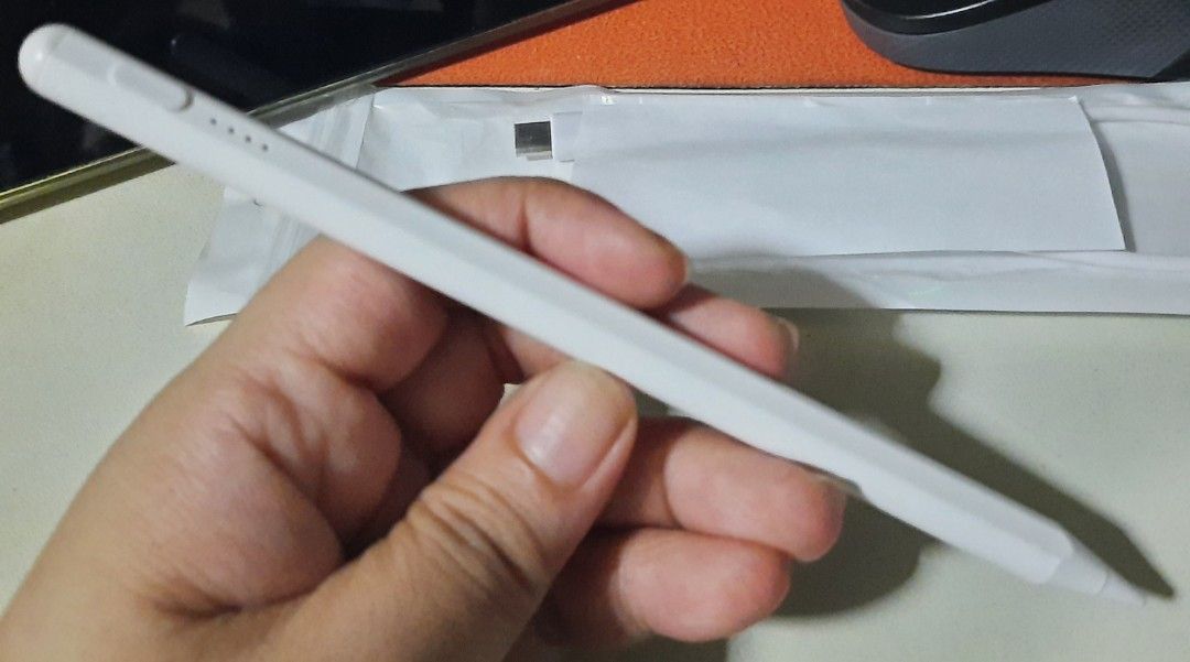 White Stylus Pen with Charging Cable (Category: Chargers & Cables) located in Makati City. Submitted by fiercecat_1521ja (Listing ID 1465131783, Image 1). Description: - Color: Clean white with a modern, flat-sided design for a c grip - Compatibility: Works great with most tablets and touchscreens - Features: Convenient power button and clear LED indicator lights - Multi-purpose: Ideal for smooth note-taking, sketching, and daily navigation - Wha