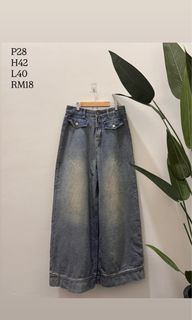 (Category: ) located in . Submitted by allaboutpreloved88 (Listing ID 1465072065, Image 1). Description: .