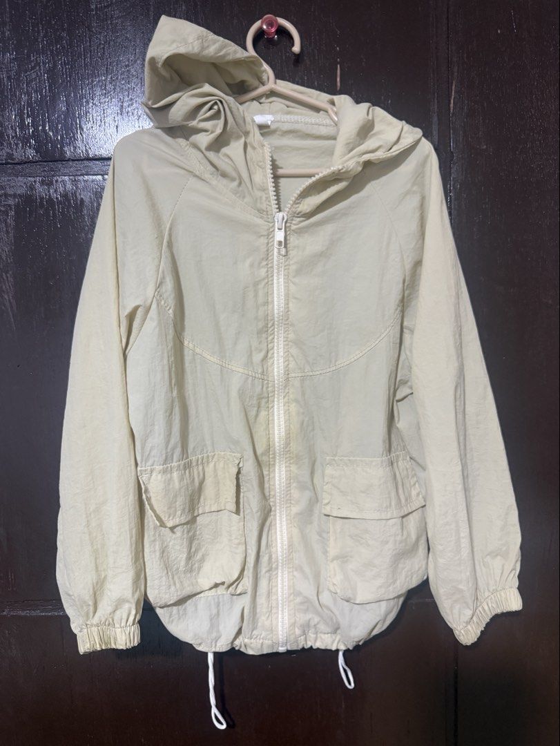 Windbreaker Jacket for kids (120) (Category: Babies & Kids Fashion) located in Antipolo. Submitted by marj_11 (Listing ID 1465170428, Image 2). Description: 500 for 2 .