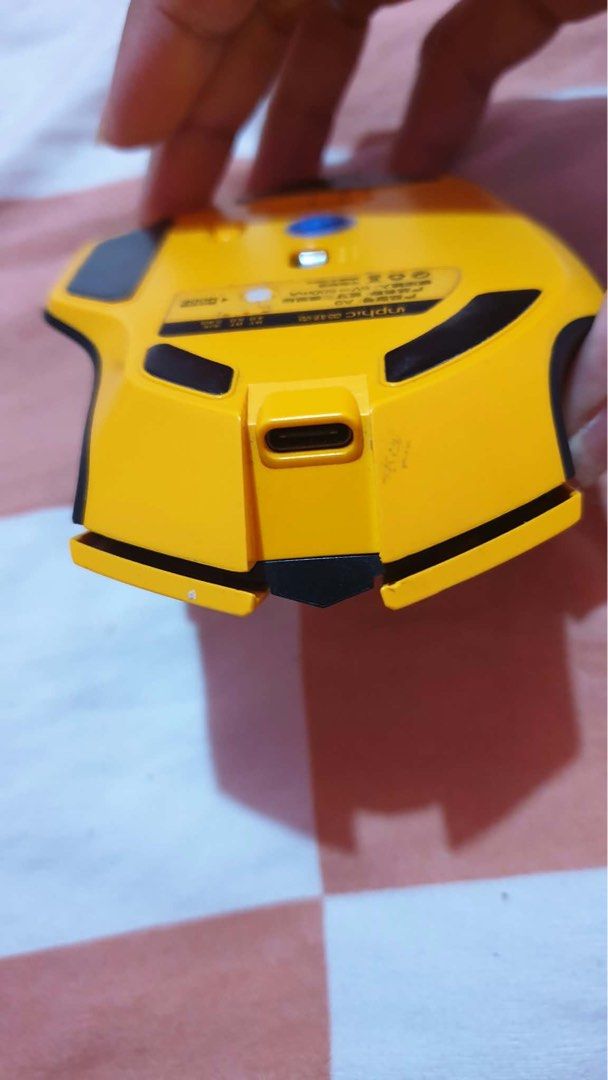 WIRELESS BLUETOOTH MOUSE (Category: Mouse & Mousepads) located in Manila. Submitted by roxkim01 (Listing ID 1465076776, Image 3). Description: .