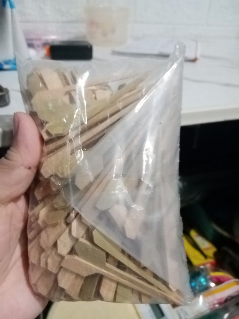 Wooden disposable food pickers (Category: Home Improvement Tools & Accessories) located in Caloocan City. Submitted by 4kidsstore (Listing ID 1465044173, Image 2). Description: .