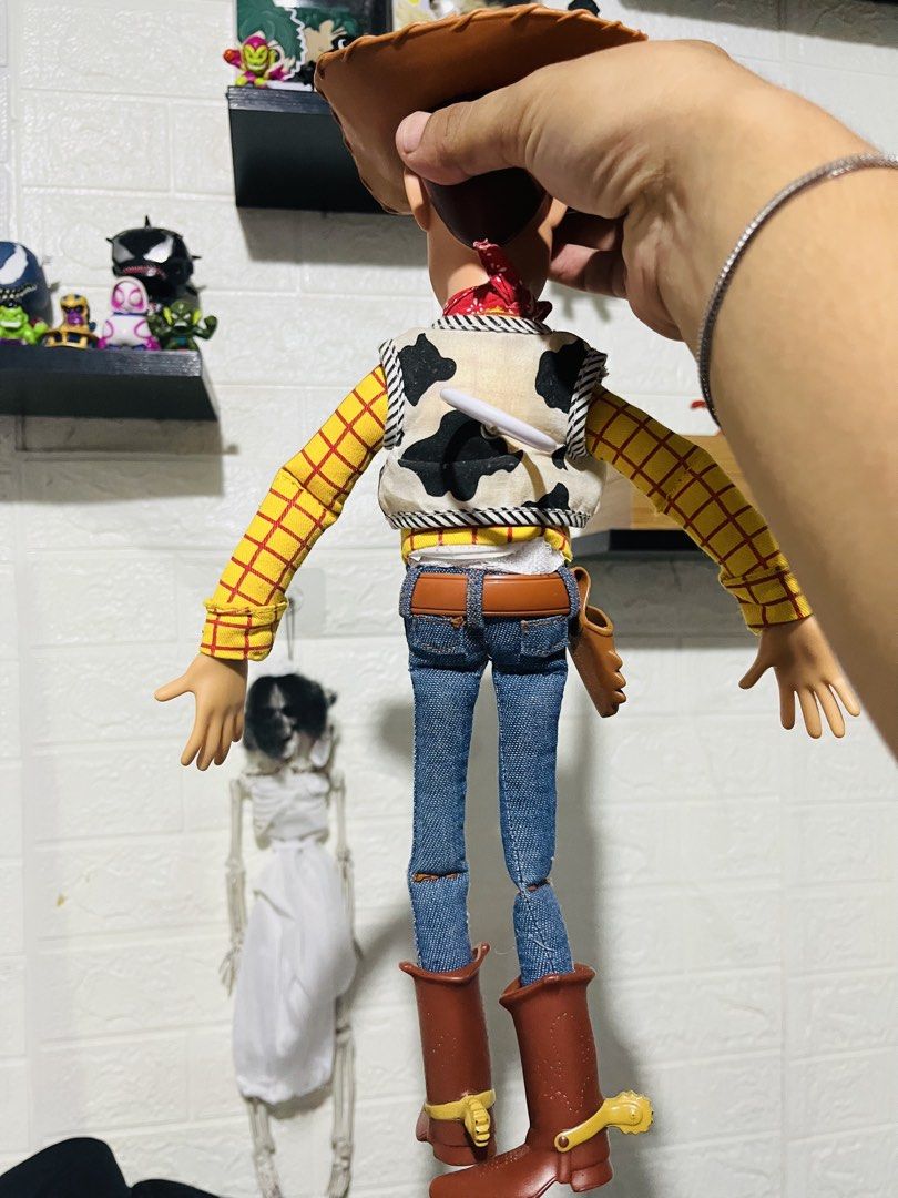 Woody (Category: Action & Battle Toys) located in Tayabas. Submitted by tayabasthriftlounge (Listing ID 1465009773, Image 3). Description: Woody! not working sounds, hindi pa na try palitan ng battery.