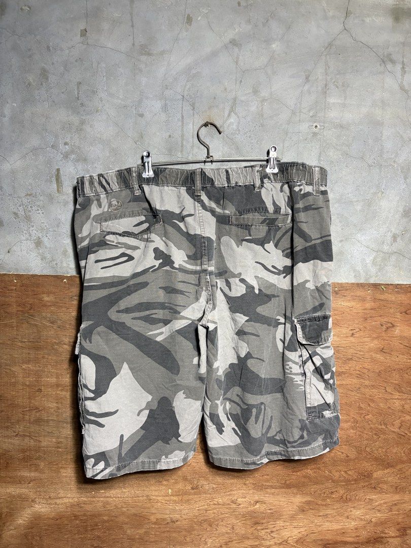 Wrangler Camouflage Jorts (Category: Shorts) located in Aparri. Submitted by bry_thrifts (Listing ID 1464972871, Image 2). Description: Width: 38”-42” Length: 22” Thigh: 16” Leg opening: 12.7” Color rate: 9.8/10 Condition: 9.8/10 Issue: Scratch and loose stitch .