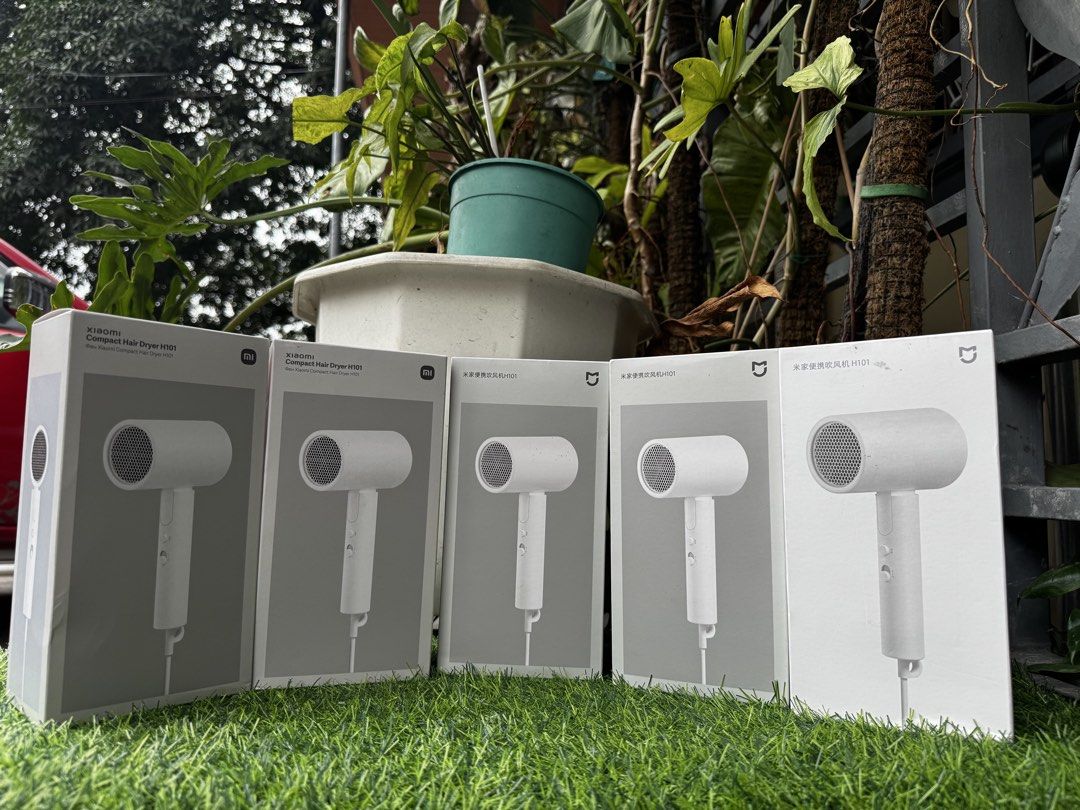 Xiaomi compact hair iron (Category: Irons & Steamers) located in Manila. Submitted by kisshadg23 (Listing ID 1465125468, Image 3). Description: Brand new and sealed .