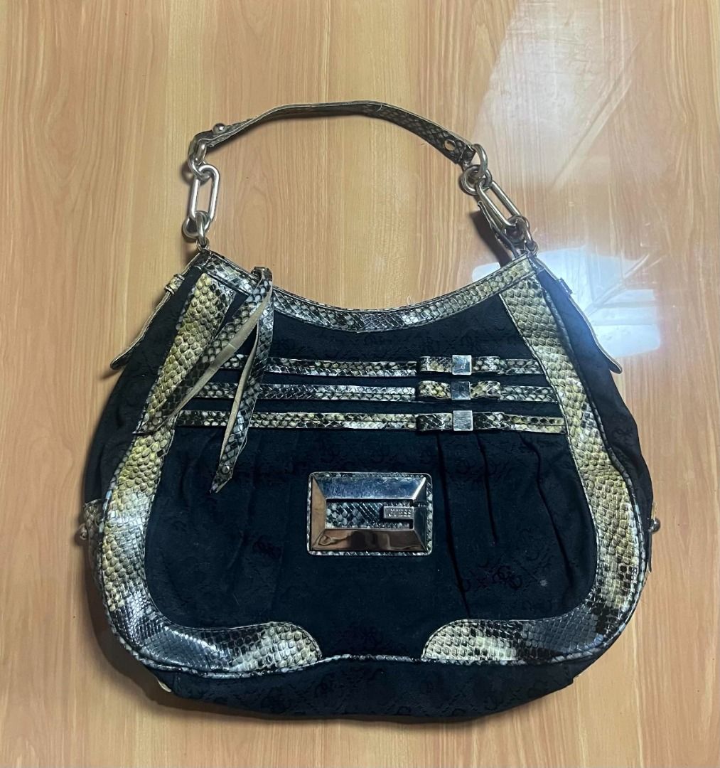 Y2k Vintage GUESS Monogram Snakeskin (Category: Shoulder Bags) located in Manila. Submitted by senggggg. (Listing ID 1465144848, Image 1). Description: good condition working zip need cleaning no hidden issue.