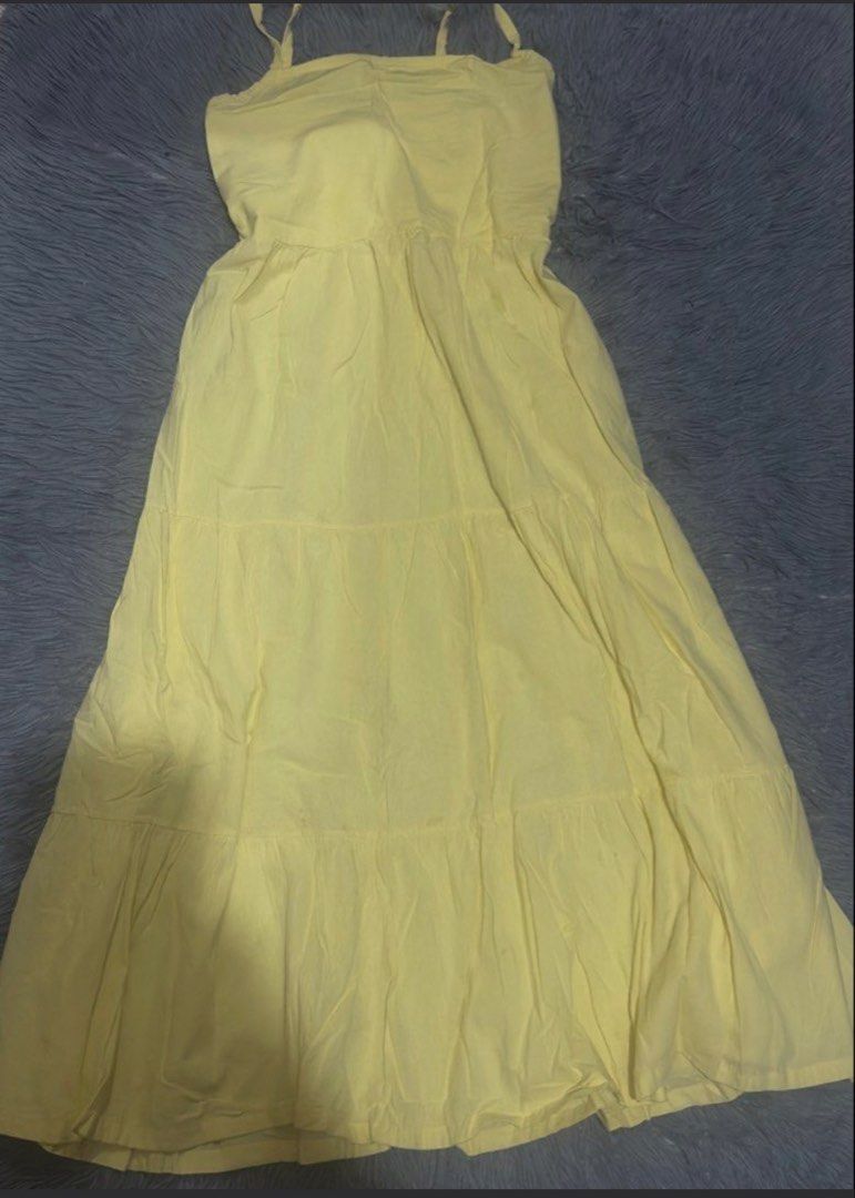 Yellow square-neck spaghetti-strap tiered maxi dress (Category: Dresses) located in Manila. Submitted by kgdecluttercloset (Listing ID 1465082992, Image 2). Description: .
