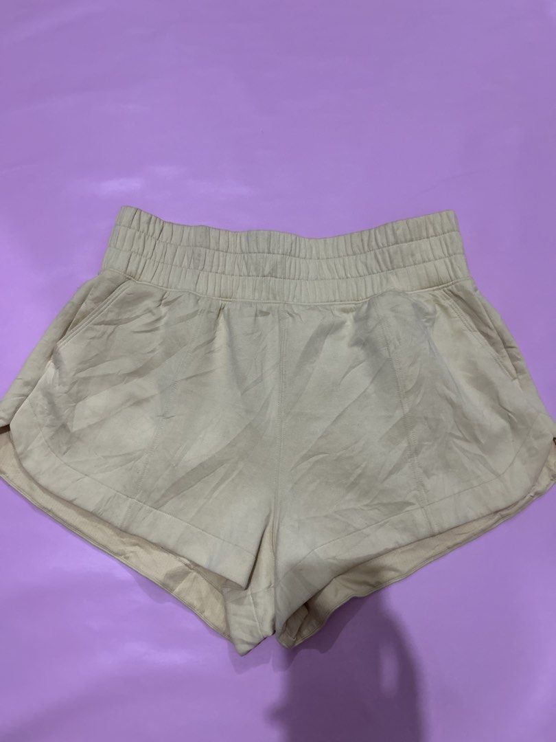 YPB NeoKnit Active Short (Category: Activewear) located in Manila. Submitted by chen_clybelles (Listing ID 1465073514, Image 1). Description: .