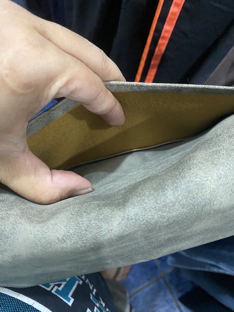 Ys (Category: Wallets & Card Holders) located in Manila. Submitted by vizcarrach03925 (Listing ID 1465006543, Image 3). Description: .