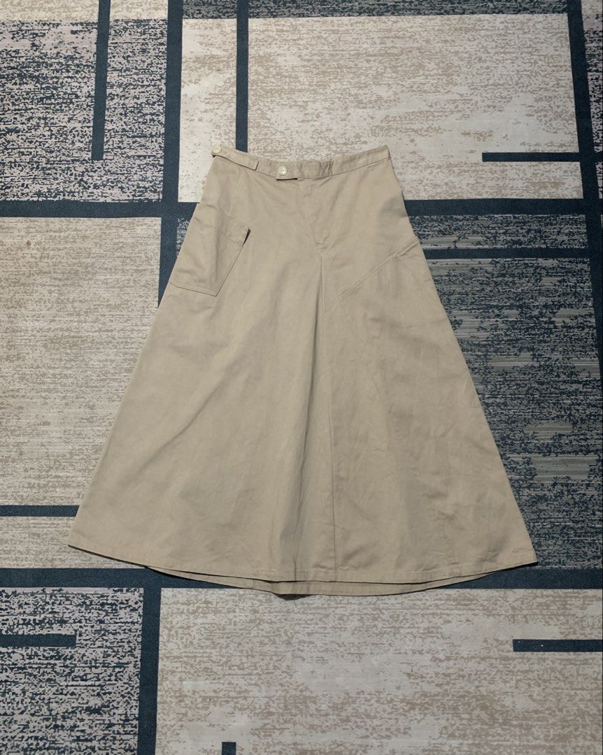 Y’s yohji Yamamoto born product (Category: Skirts) located in Cebu City. Submitted by thriftsh1t.ph (Listing ID 1465060510, Image 1). Description: W28-30 L34.