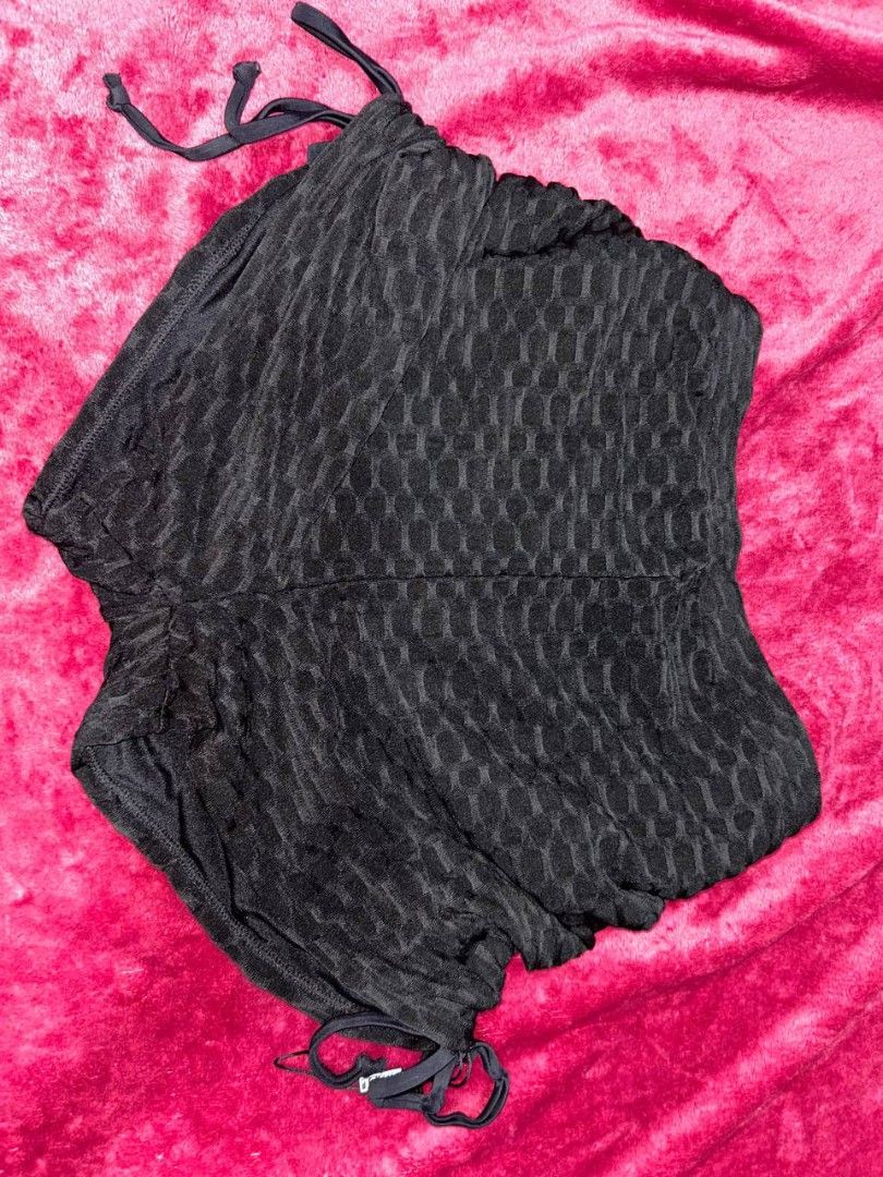 Zaful string side short (Category: Shorts) located in Manila. Submitted by coolstuffs__ (Listing ID 1465161811, Image 3). Description: .