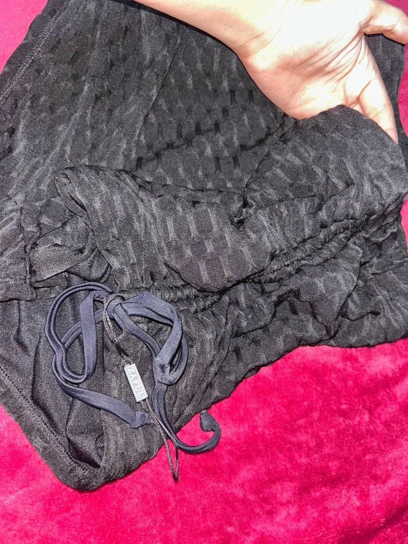 Zaful string side short (Category: Shorts) located in Manila. Submitted by coolstuffs__ (Listing ID 1465161811, Image 2). Description: .