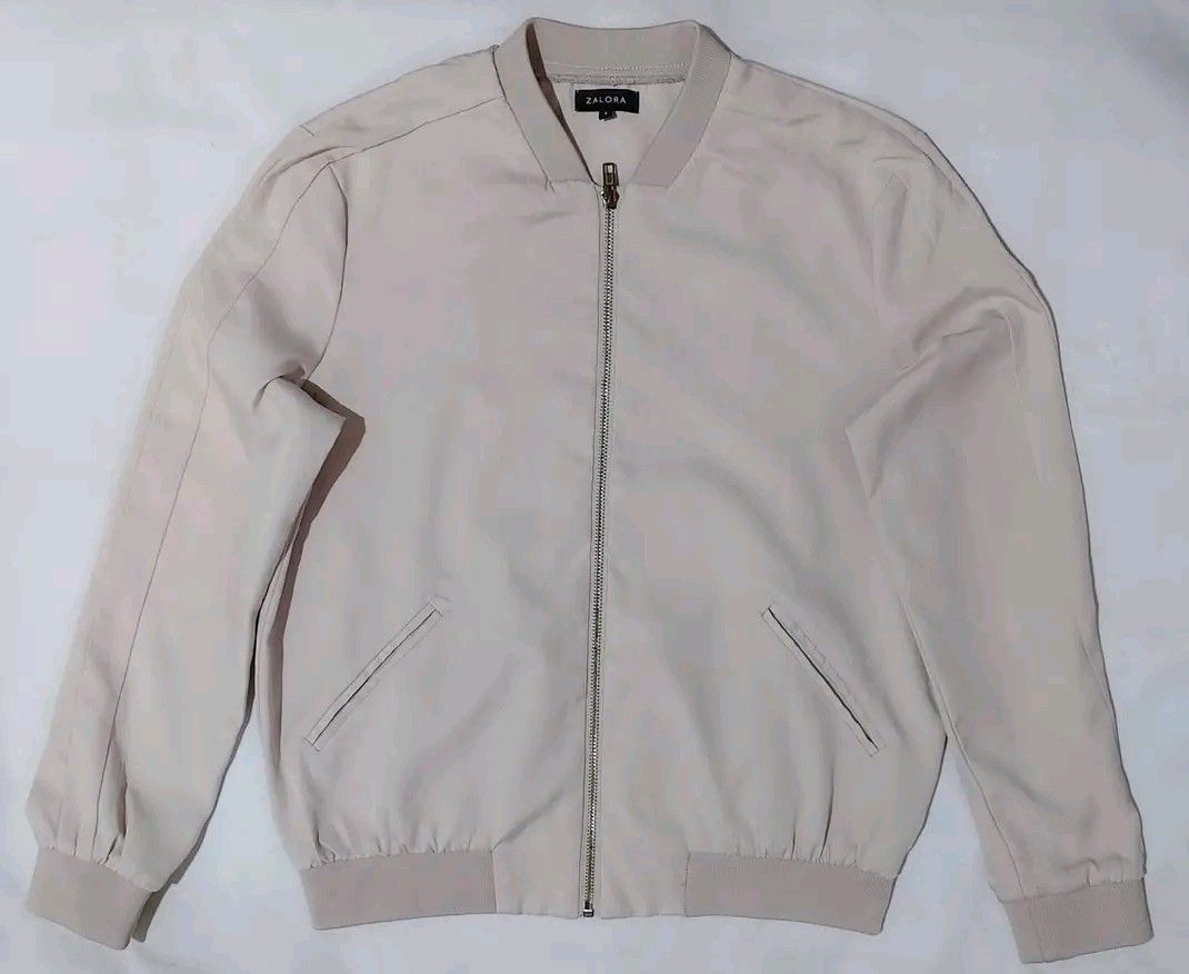 Zalora jacket (Category: Coats, Jackets and Outerwear) located in Manila. Submitted by safewhale-01f4 (Listing ID 1465085239, Image 1). Description: zalora jacket small like new.