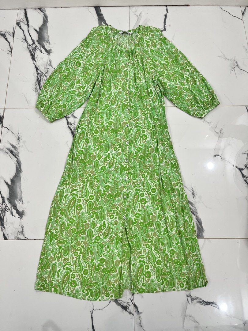 ZARA (Category: Dresses) located in Bogo. Submitted by tinliciousthrift (Listing ID 1465070010, Image 3). Description: 📌 ZARA button down long dress puff sleeve good as new with side pockets😍 📌 Size: L Mine: 550.