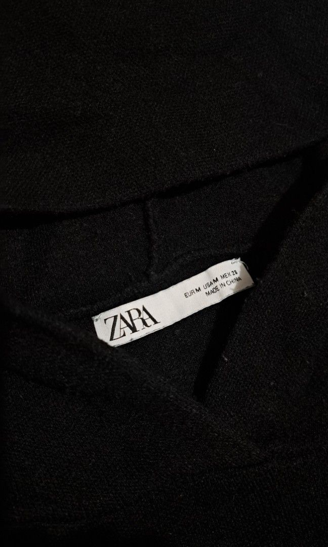 Zara hoodie (Category: Coats, Jackets and Outerwear) located in Baguio. Submitted by thriftfit17 (Listing ID 1465100982, Image 2). Description: zara hoodie size M almost new php 500 plus sf dm if interested 🤙.