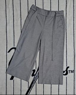 (Category: ) located in . Submitted by thriftfit17 (Listing ID 1465102690, Image 1). Description: .