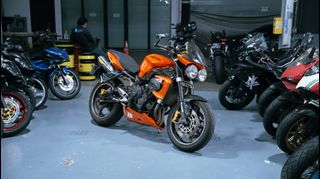 MOTORCYCLES AVAILABLE Collection item 3