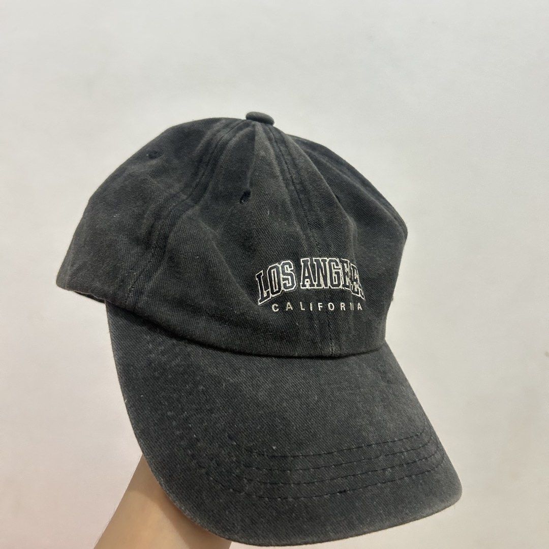 2 Vintage Cap for 100 (Category: Caps & Hats) located in Cavite. Submitted by _schmyla (Listing ID 1459576803, Image 1). Description: .
