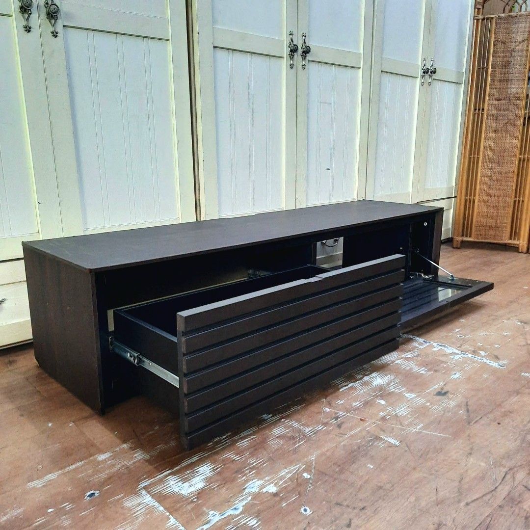 2nd hand low TV media console as is missing back cover (Category: TV Consoles) located in Paranaque City. Submitted by feybelhaft (Listing ID 1459563661, Image 3). Description: 💳 𝐌𝐨𝐝𝐞 𝐨𝐟 𝐏𝐚𝐲𝐦𝐞𝐧𝐭 ✅ QR Ph Credit Card (Visa/MC) ️️✅️ QR Ph SP@yL@ter (Sh0pee) ✅️ GCash ✅ BDO Bank Transfer ✅ BPI Bank Transfer 📍 𝙋𝙖𝙮𝙢𝙚𝙣𝙩 𝙞𝙨 𝙢𝙖𝙙𝙚 𝙪𝙥𝙤𝙣 𝙥𝙞𝙘𝙠-𝙪𝙥 𝙛𝙧𝙤𝙢 𝙪𝙨..