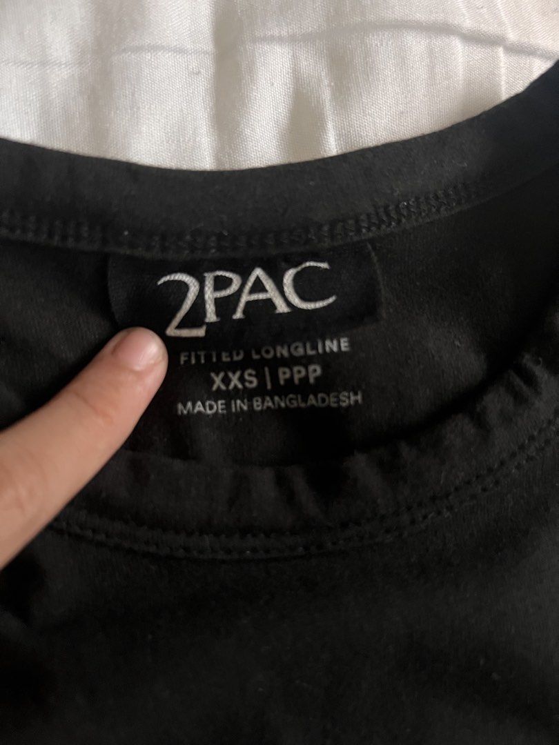 2Pac Fitted Longline T-shirt XXS (Category: Tshirts & Polo Shirts ) located in Taguig. Submitted by gingerderp (Listing ID 1459575246, Image 2). Description: Black 2Pac fitted longline t-shirt. Size XXS. Cotton On. Graphic print..