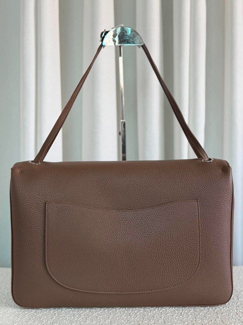 39cm Maxi flap (Category: Luxury Bags & Wallets) located in Paranaque City. Submitted by kgmgiftedph20 (Listing ID 1459561499, Image 2). Description: .