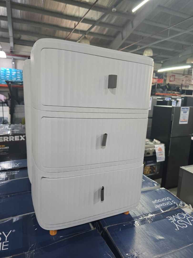 3 drawer plastic storage (Category: Shelves, Cabinets & Racks) located in Manila. Submitted by chawchul (Listing ID 1459547102, Image 1). Description: pm.me for sure buyer..thankyou.