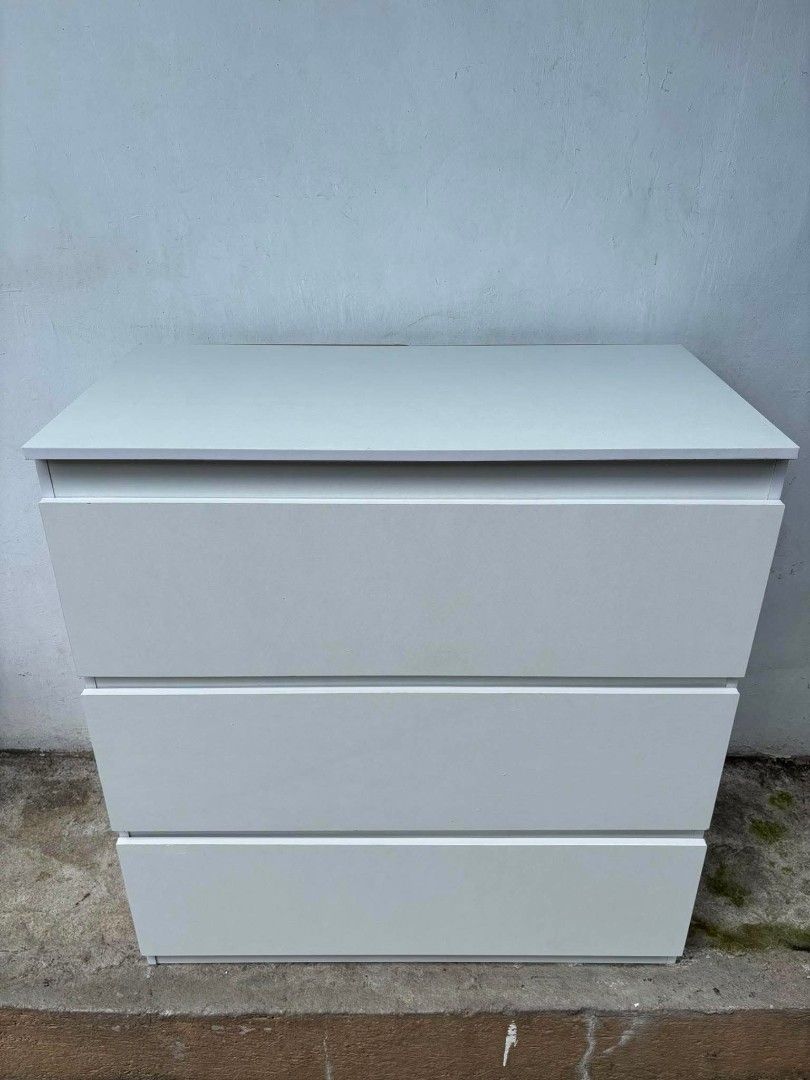 3L chest drawer (Category: Shelves, Cabinets & Racks) located in Manila. Submitted by dolorchris69891 (Listing ID 1459568240, Image 2). Description: 3L chest drawer Size 79*40*89cm 3700 ASSEMBLED MALAKI SA PERSONAL, MALALIM YUNG KADA DRAWER NYA. Madami mailalagay. 🤗.