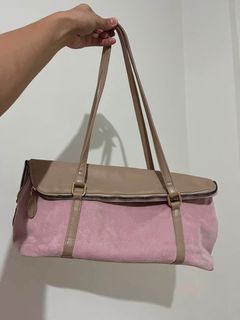 (Category: ) located in . Submitted by theclosetlog (Listing ID 1459553973, Image 1). Description: .