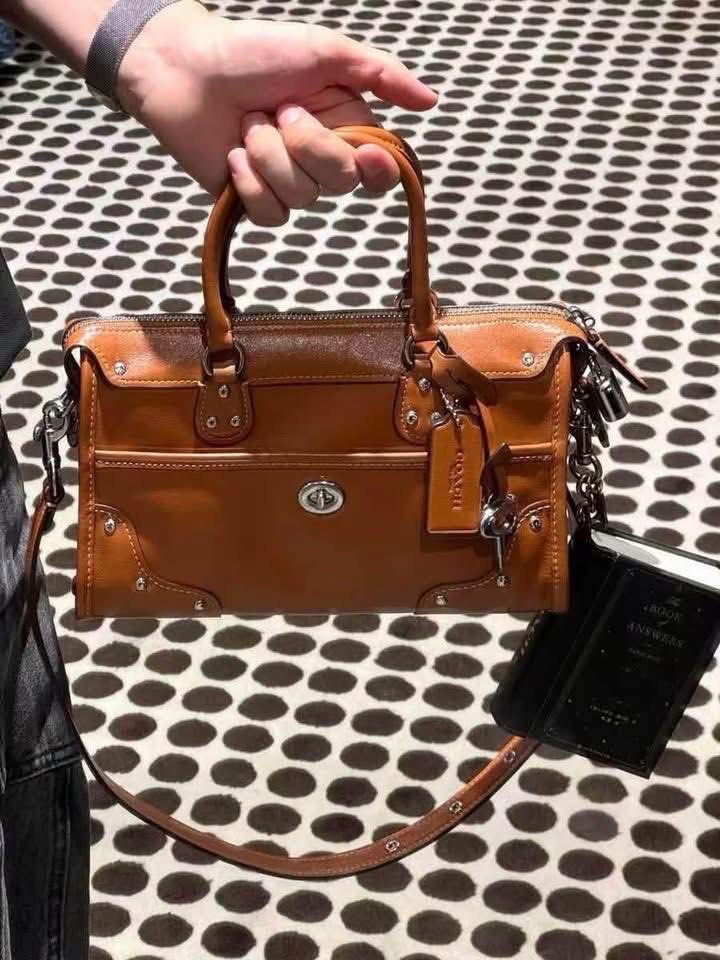 ☘️ CCH Rhyder Satchel Bag (Category: Cross-body Bags) located in Manila. Submitted by vera.prudence (Listing ID 1459513133, Image 1). Description: ☘️ CCH Rhyder Satchel Bag 24x16x8.5cm P2,300 Actual Photo Plus SF.