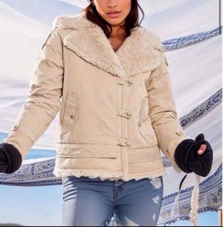 (Category: ) located in . Submitted by myclosetfiles (Listing ID 1459608723, Image 1). Description: .