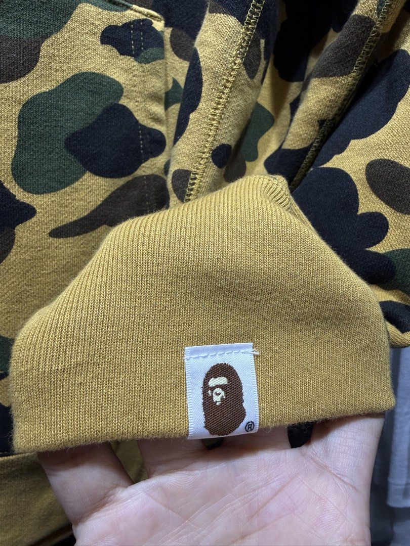 A Bathing Ape 1st camo pullover hoodie yellow camo (Category: Coats, Jackets and Outerwear) located in Pasay City. Submitted by fritz_kickz_2012 (Listing ID 1459515947, Image 3). Description: .